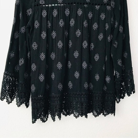New! Pale Sky Stitch Fix Bohemian Eyelet Embroidered Bell Sleeve Black Top - Picture 7 of 11